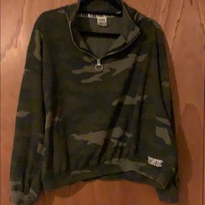 Camo PINK sweatshirt 💕